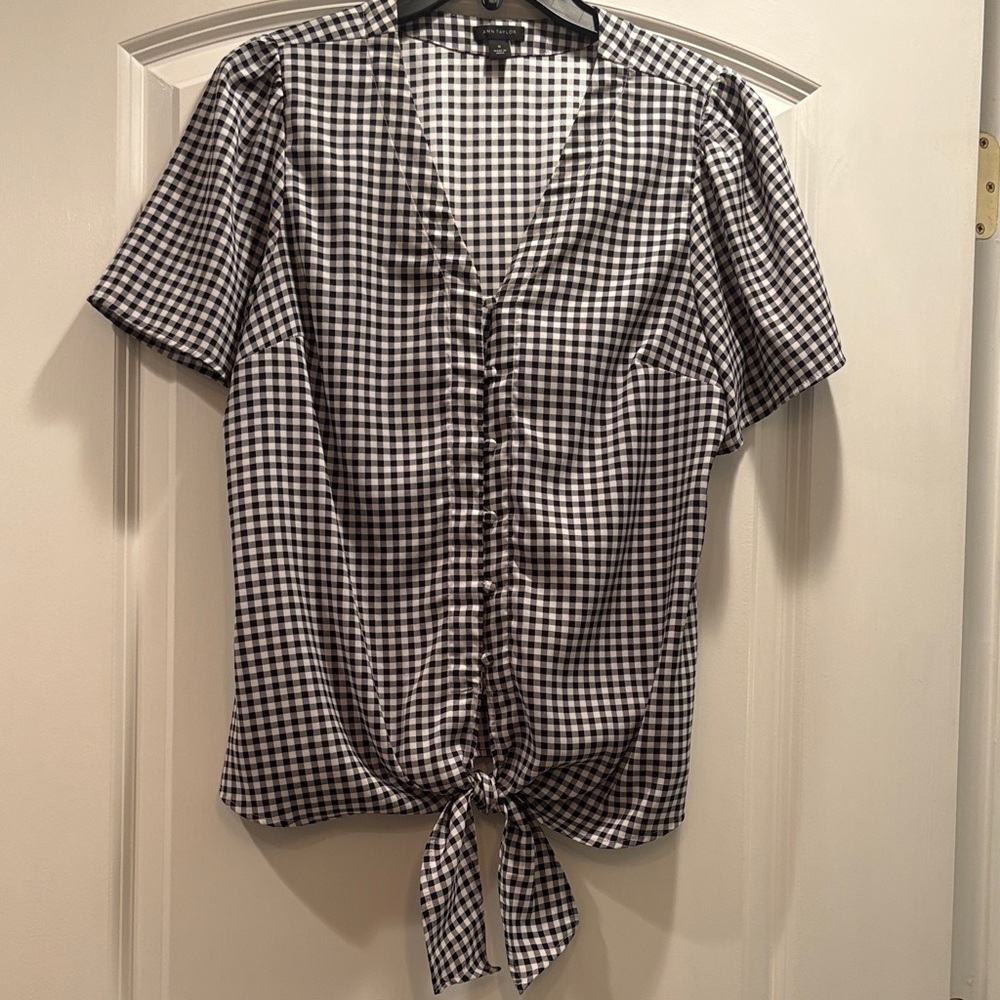 Ann Taylor Black and White Gingham Button Down Shirt